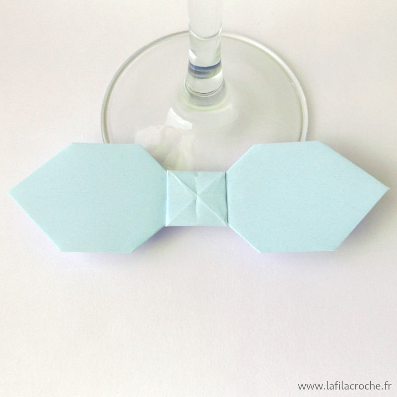 Marque-place nœud papillon bleu clair