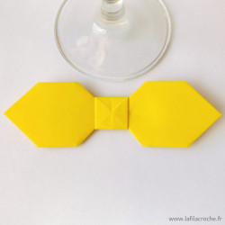 Marque-place nœud papillon jaune