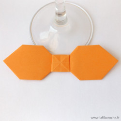 Marque-place nœud papillon orange