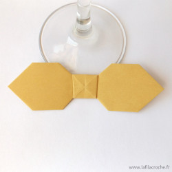 Marque-place nœud papillon sable