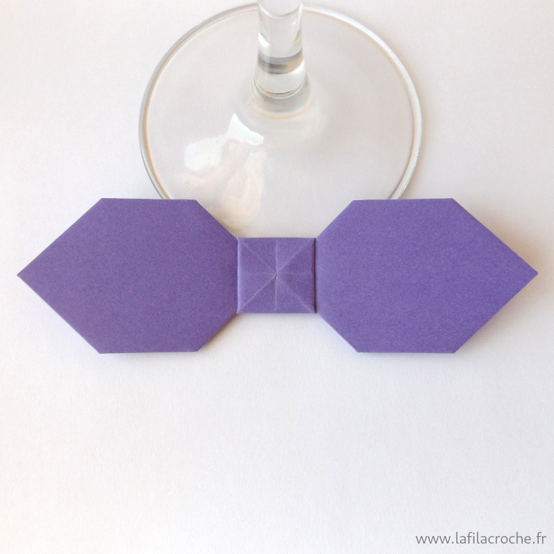 Marque-place nœud papillon violet