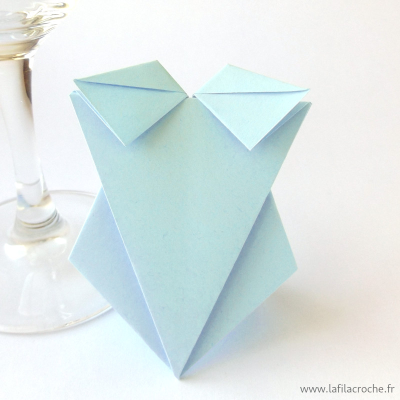 Marque-place maillot de bain origami bleu clair
