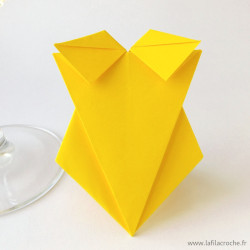 Marque-place maillot de bain origami jaune