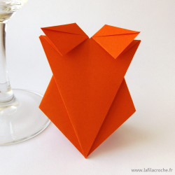 Marque-place maillot de bain origami rouge orangé