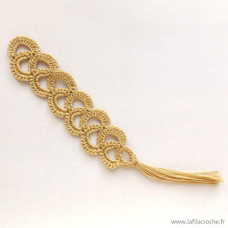 Marque-page signet dentelle beige au crochet