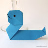 Marque-place serpent bleu en origami
