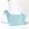 Marque-place grue assise origami bleu clair