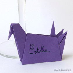 Marque-place grue assise en origami