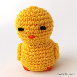 Petit poussin décoratif crocheté en coton
