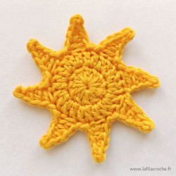 Motif appliqué soleil au crochet
