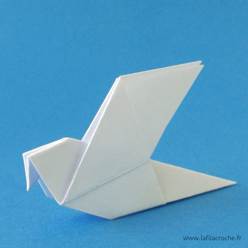 Colombe origami blanche