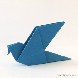 Pigeon origami bleu