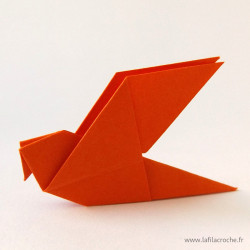 Colombe origami rouge orangé