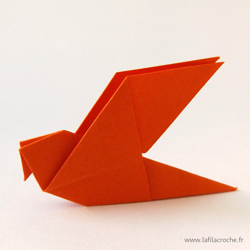 Colombe origami rouge orangé