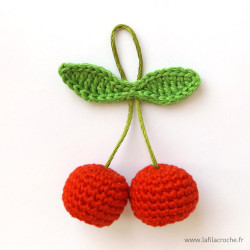 Bijou de maison cerises au crochet