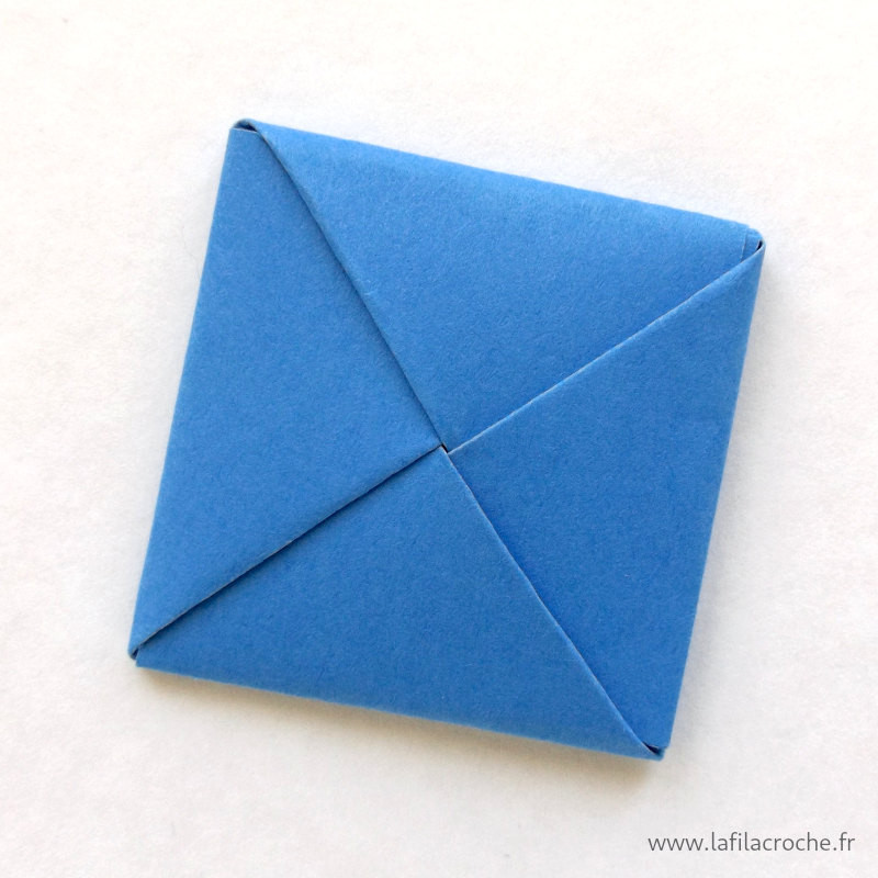 Menko origami bleu