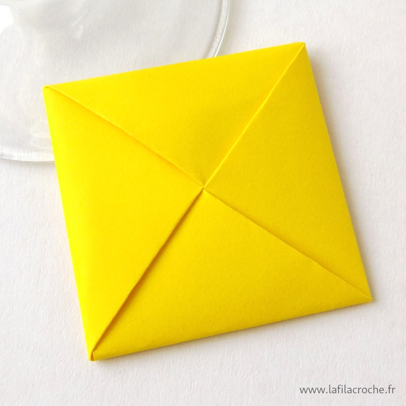 Marque-place menko jaune