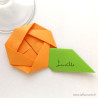 Marque-place camélia orange en origami