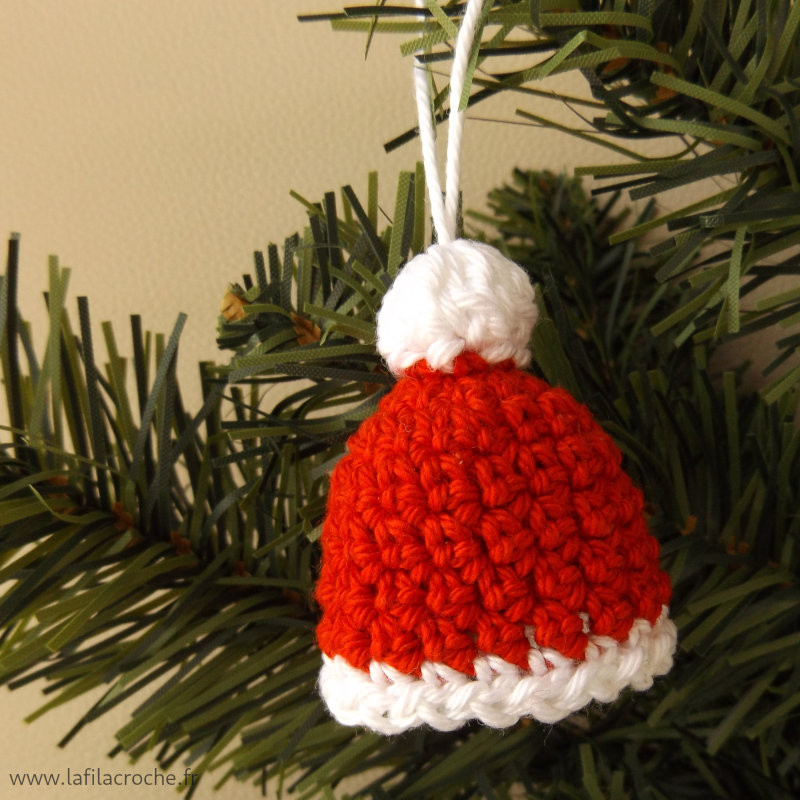Mini bonnet de Noël fait main au crochet