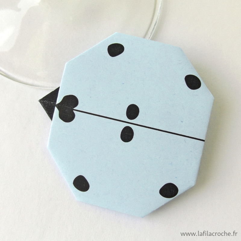 Marque-place coccinelle origami bleu clair