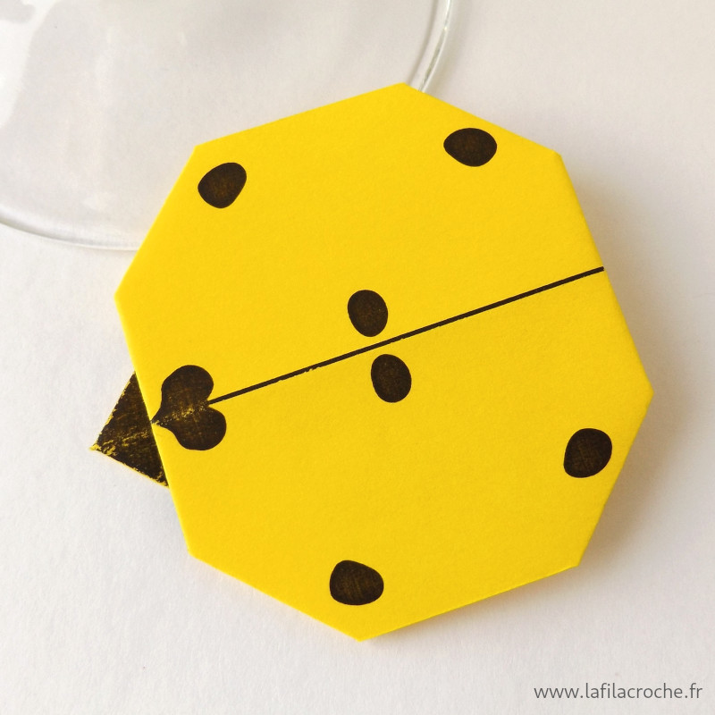 Marque-place coccinelle origami jaune