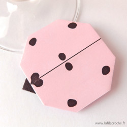 Marque-place coccinelle origami rose clair