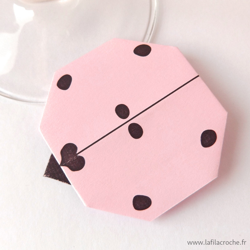 Marque-place coccinelle origami rose clair