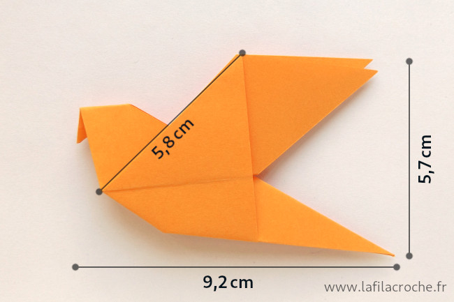 Dimensions du marque-place colombe origami