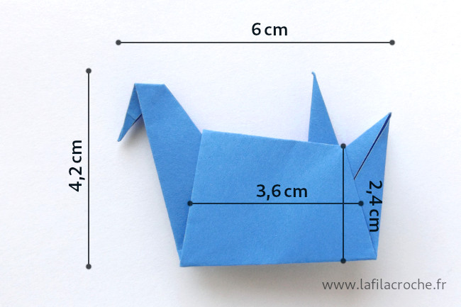 Dimensions du marque-place grue assise en origami