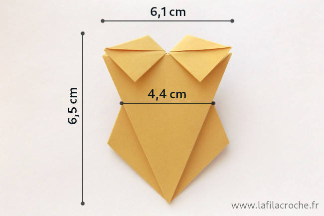 Dimensions du marque-place maillot de bain en origami