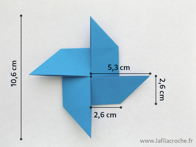 Dimensions du marque-place moulin à vent en origami