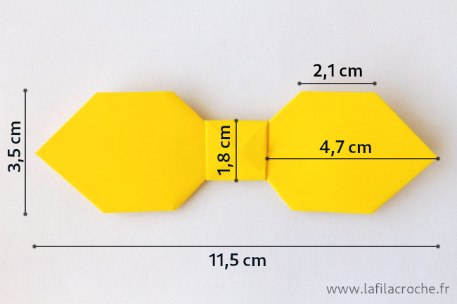 Dimensions du marque-place nœud papillon en origami