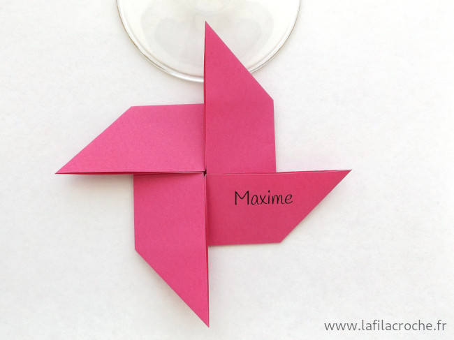 Marque-place moulin à vent origami personnalisé avec prénom
