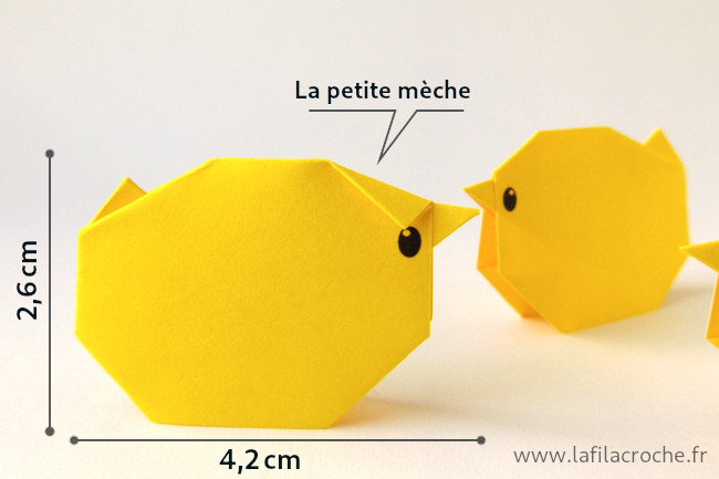 Dimensions du mini poussin origami et vue sur le repli à l’arrière
